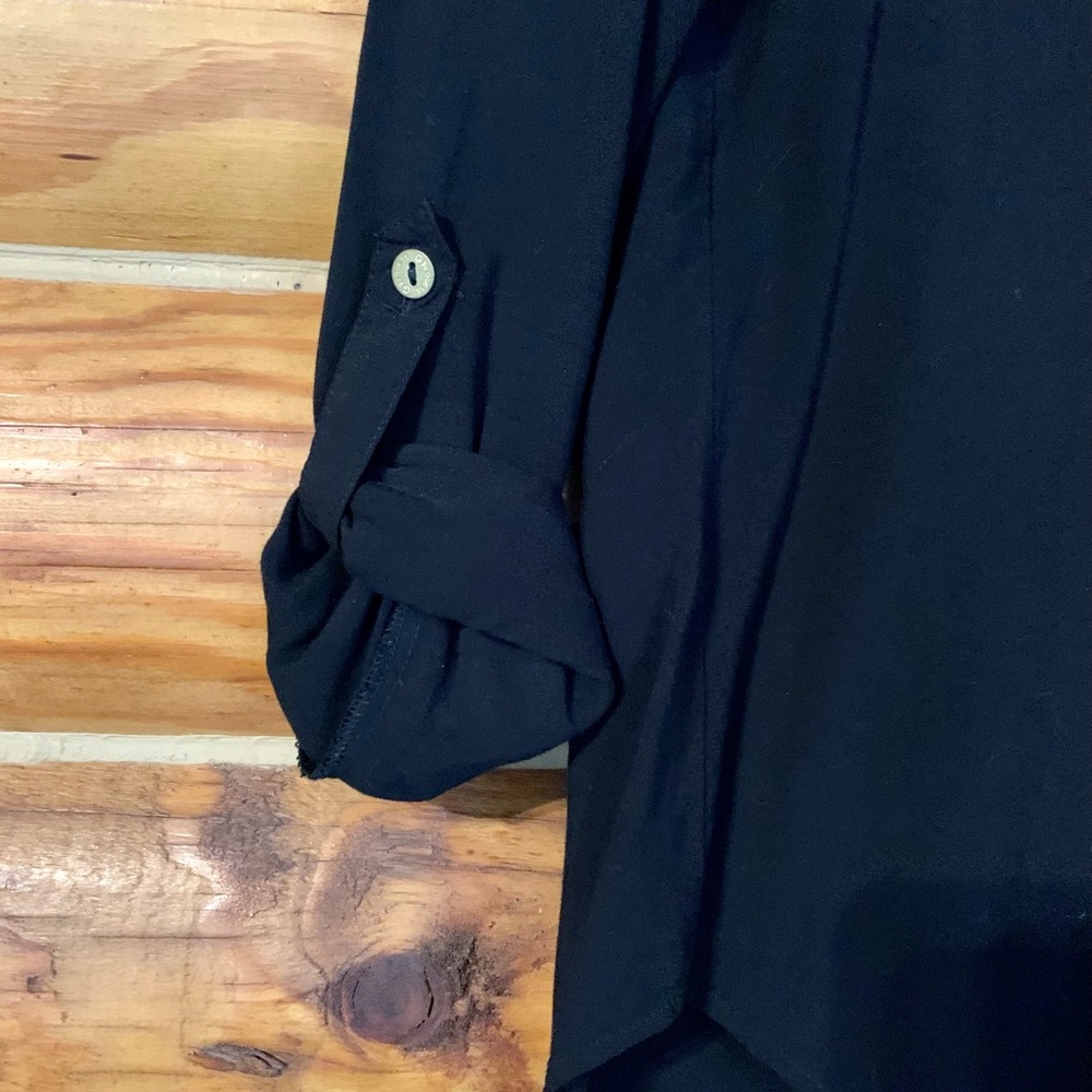 G by Guess Black Gold Button Front Blouse Shirt Cuffed Sleeve Medium - Picture 4 of 6